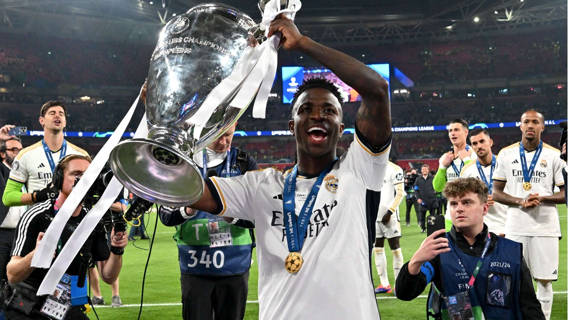 与打招呼形 与打招呼形