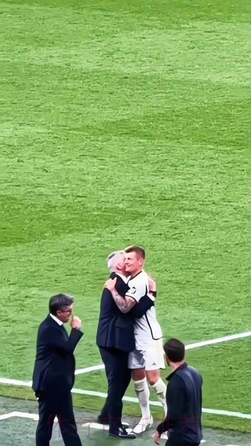 安帅:即使克罗斯不上场 他也是不可替代的